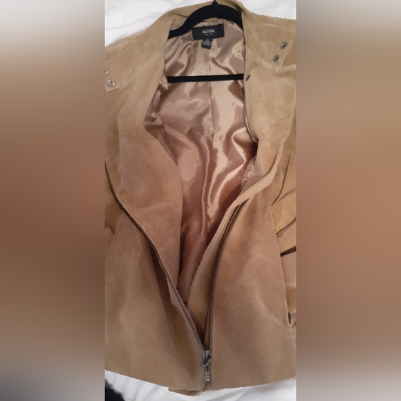 Jacket - Picture 4 of 7